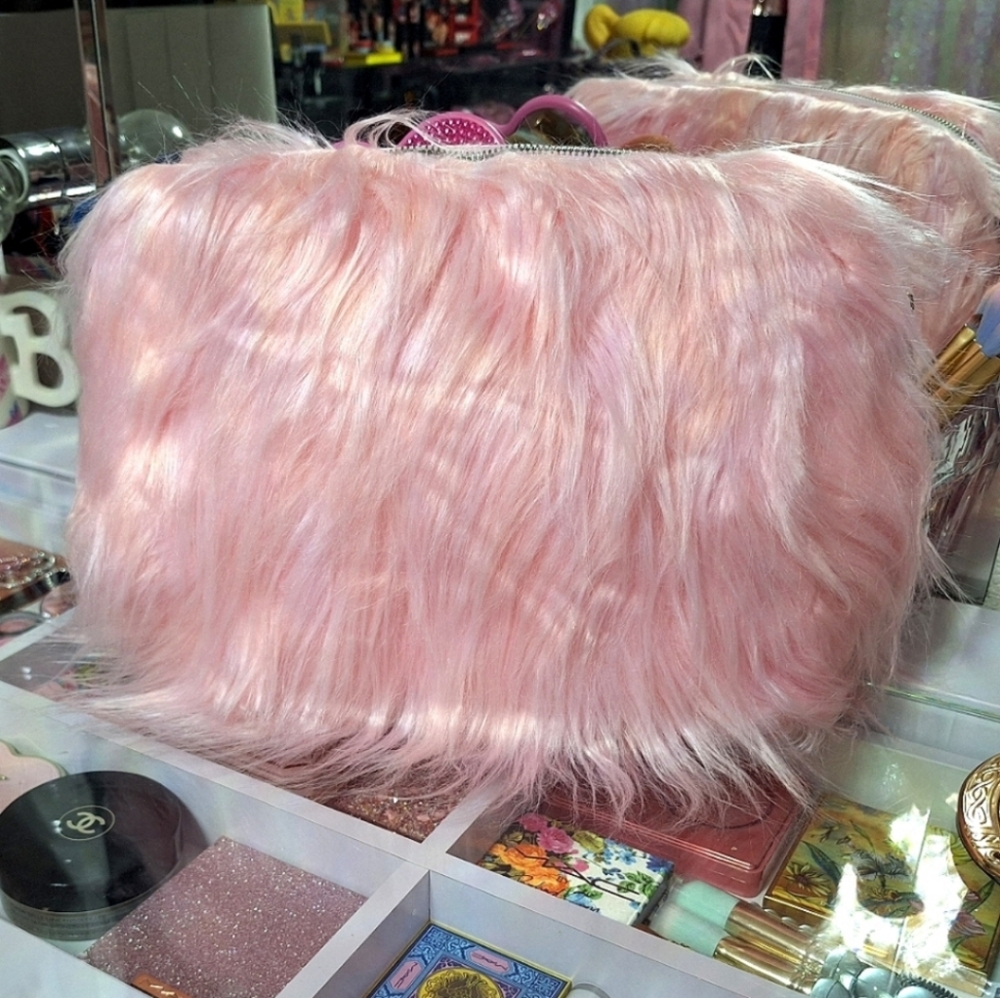 Pink Fuzzy Clutch - Picture 6 of 8